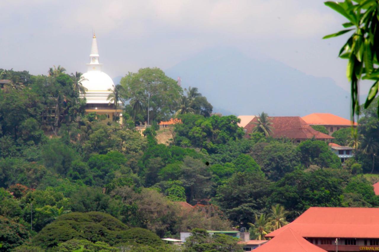 J Hostel Kandy Luaran gambar